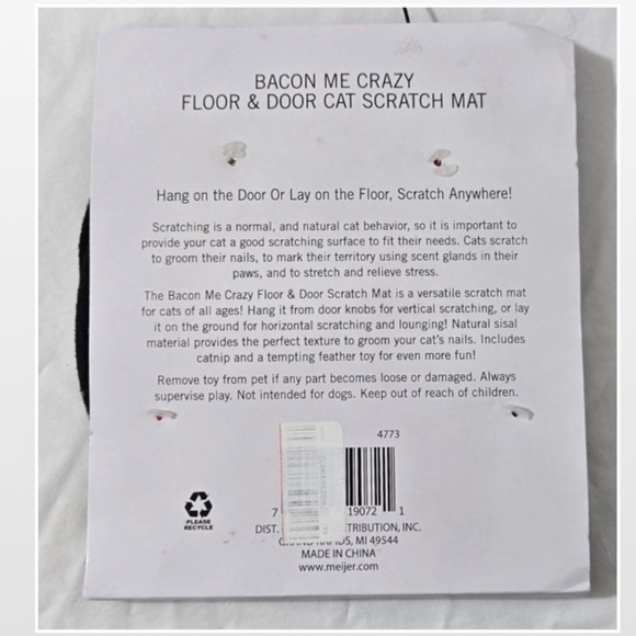 New Cat Toy Scratcher Bacon Me Crazy Floor Door Mat Eggs Feather Catnip NWT - Picture 11 of 16